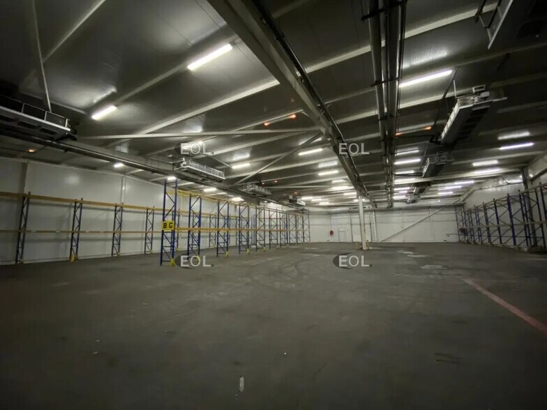 Industriel/Logistique dans Orly à louer - Photo de l’immeuble – Image 3 sur 6