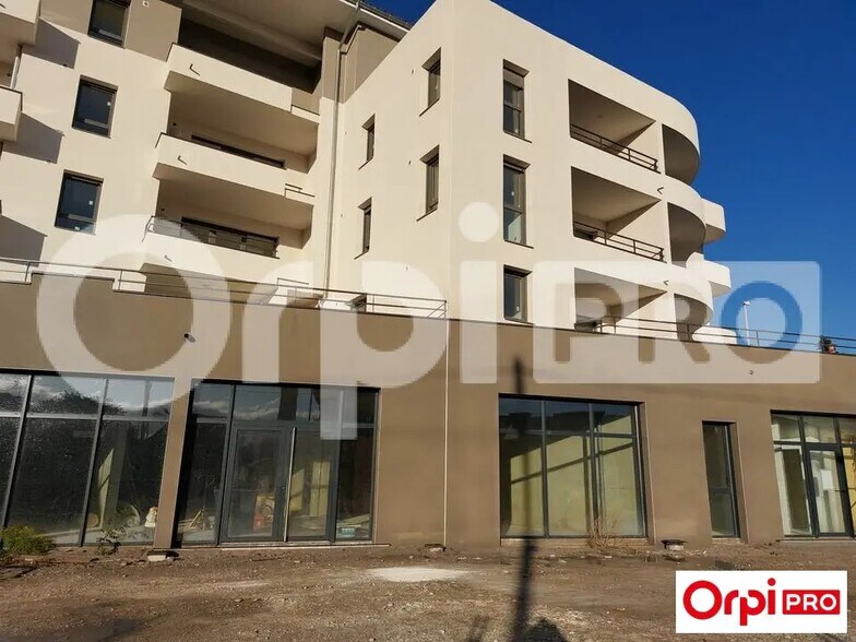 Local commercial dans Valence à louer - Photo de l’immeuble – Image 1 sur 13