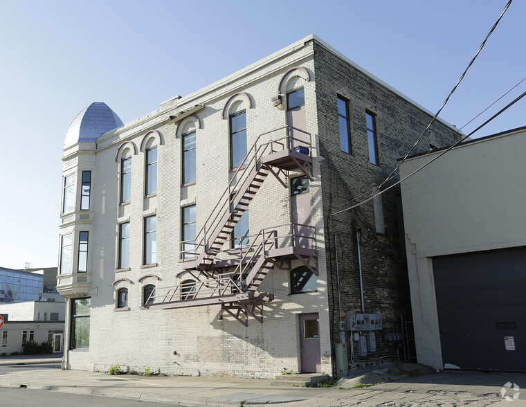 333 Cesar E Chavez Ave SW, Grand Rapids, MI à louer - Photo de l’immeuble – Image 2 sur 8