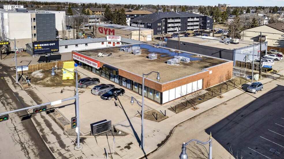 15802 Stony Plain Rd NW, Edmonton, AB à vendre - Photo de l’immeuble – Image 3 sur 15