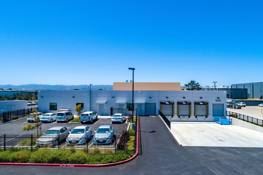 560 Eccles Ave, South San Francisco, CA à vendre - Photo de l’immeuble – Image 2 sur 8