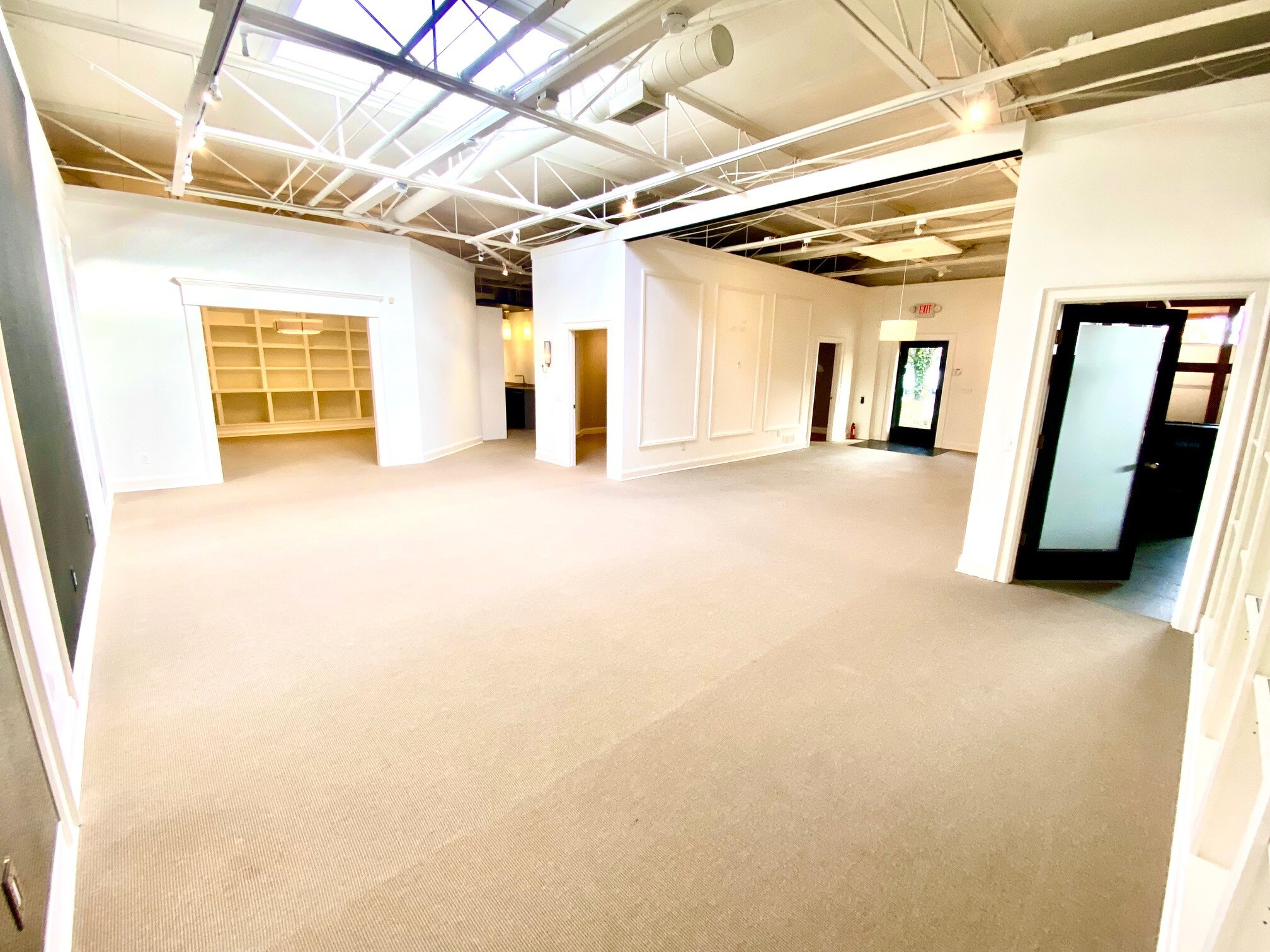 2211-2255 Cole St, Birmingham, MI à louer Photo intérieure– Image 1 sur 7