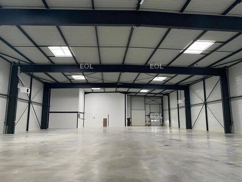 Industriel/Logistique dans Vaires-sur-Marne à louer - Photo de l’immeuble – Image 3 sur 7