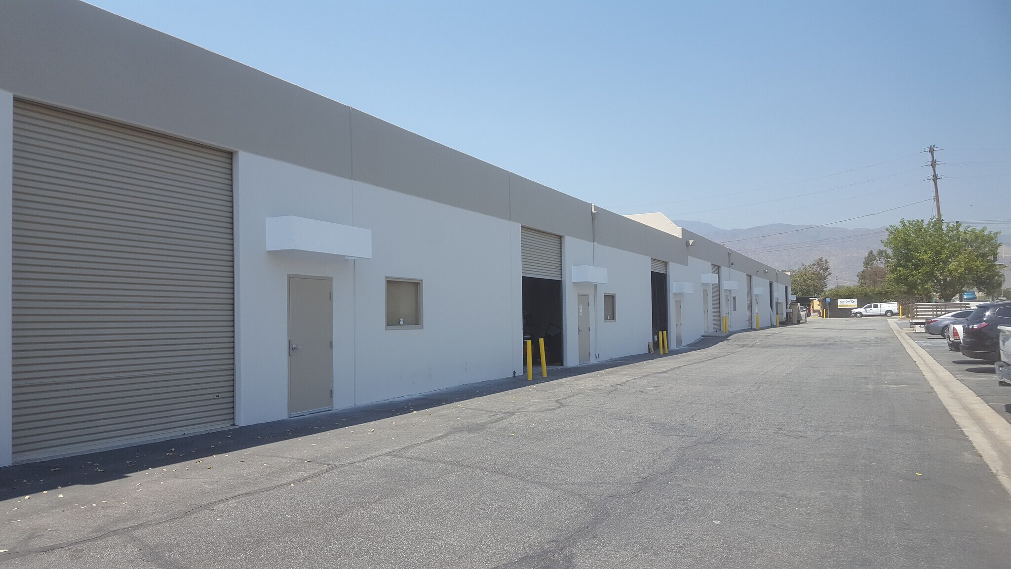 15562 Arrow Hwy, Irwindale, CA à louer Photo de l’immeuble– Image 1 sur 9