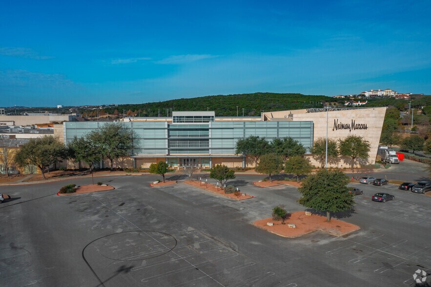 15900 La Cantera Pky, San Antonio, TX à louer - Photo de l’immeuble – Image 3 sur 64