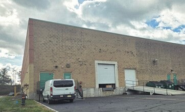 400 Commons Way, Rockaway, NJ à louer Photo de l’immeuble– Image 2 sur 6