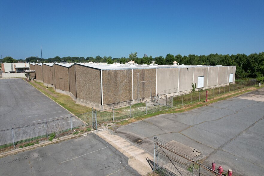 2000 E Roosevelt Rd, Little Rock, AR à vendre - Photo de l’immeuble – Image 2 sur 12
