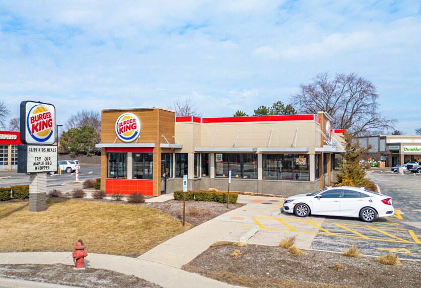 250 Virginia St, Crystal Lake, IL à vendre - Photo de l’immeuble – Image 1 sur 7