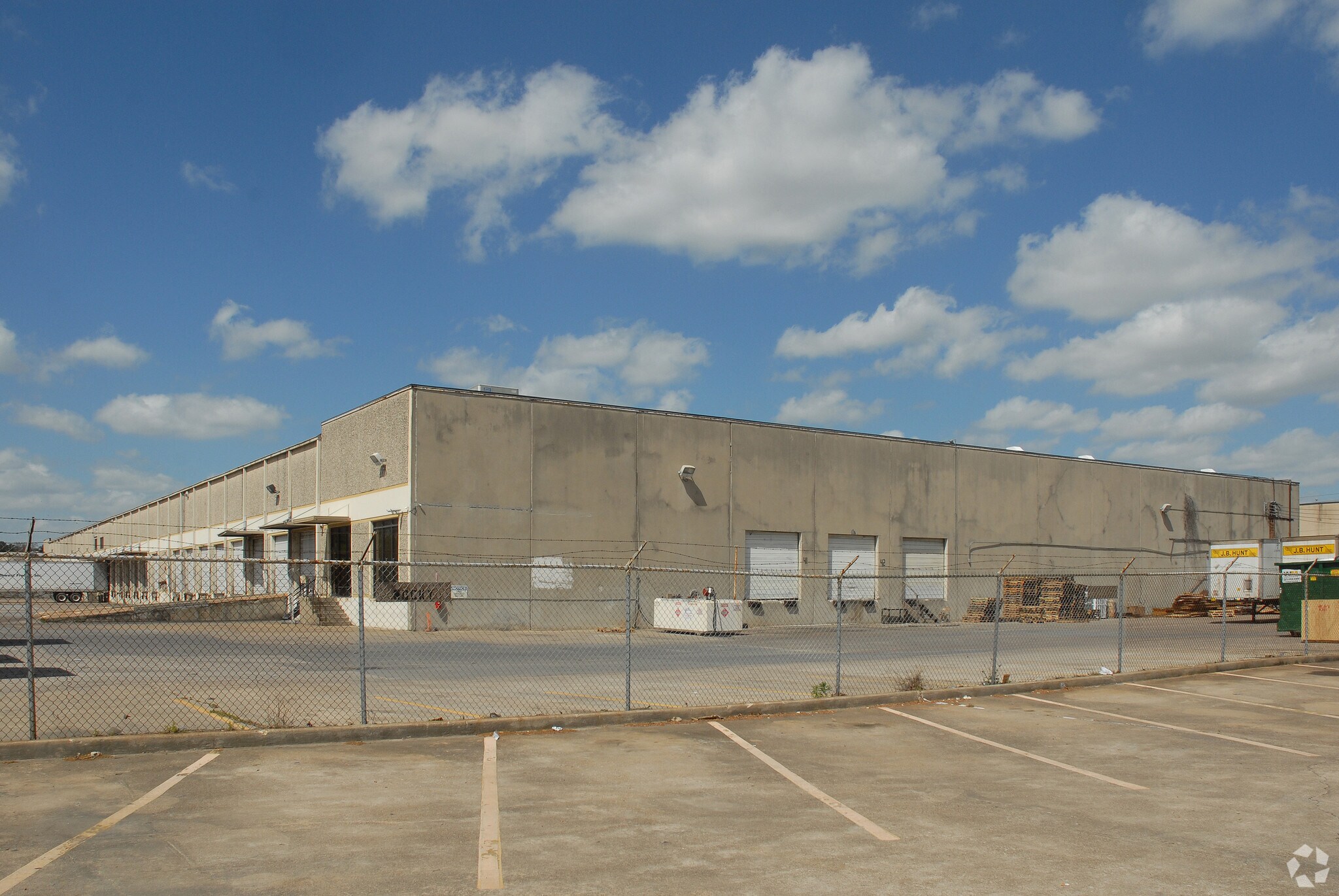 9013-9021 Spikewood Dr, Houston, TX à louer Photo principale– Image 1 sur 5