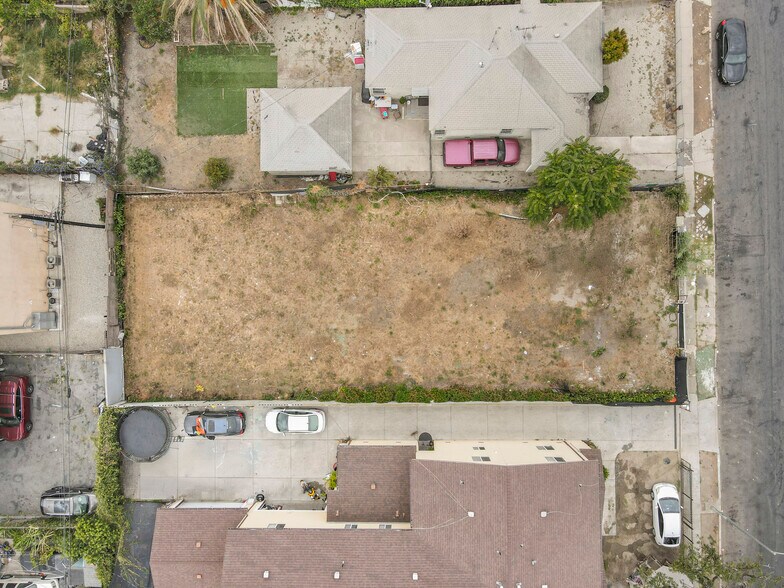 132 E 119th St, Los Angeles, CA à vendre - Photo de l’immeuble – Image 2 sur 16