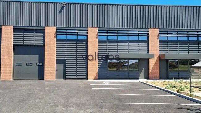 Plus de détails pour Local d’activités à vendre