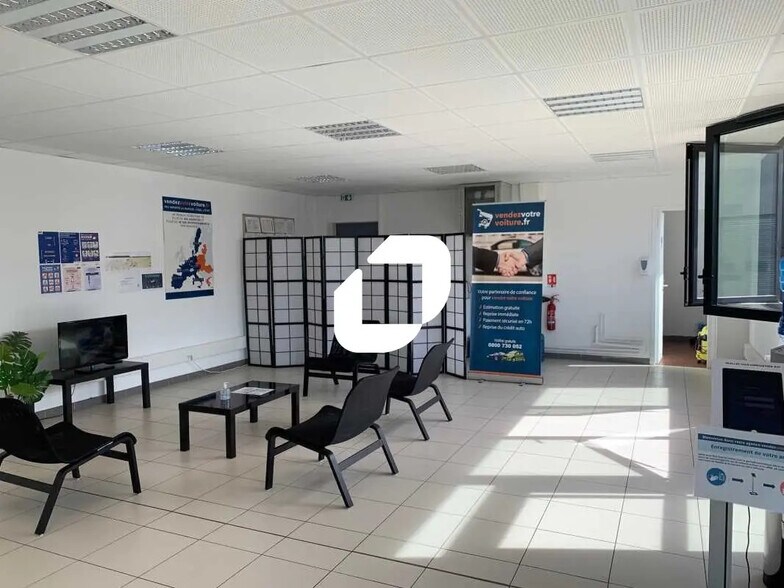 Bureau dans Orgeval à louer - Photo de l’immeuble – Image 3 sur 6