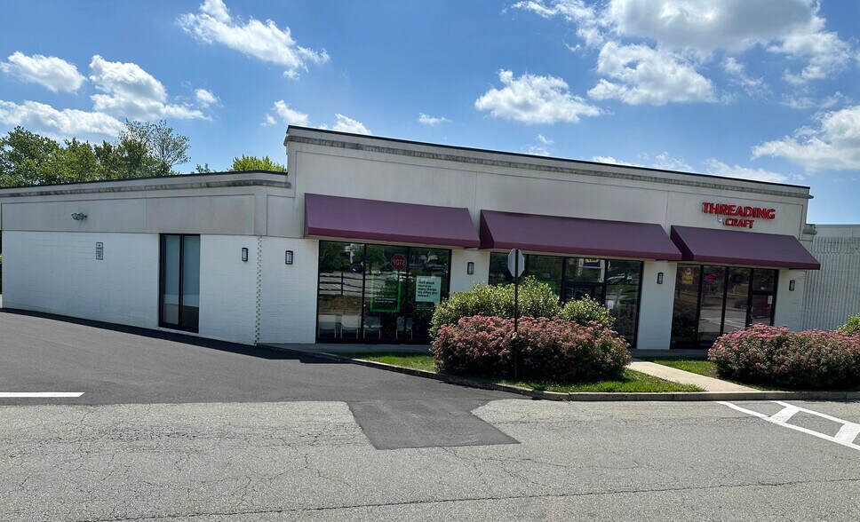 1 Faunce Corner Rd, Dartmouth, MA à louer - Photo de l’immeuble – Image 3 sur 10