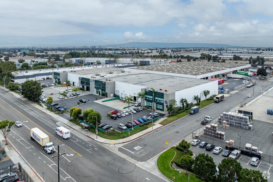 19803 S Susana Rd, Rancho Dominguez, CA à louer - Aérien – Image 2 sur 7
