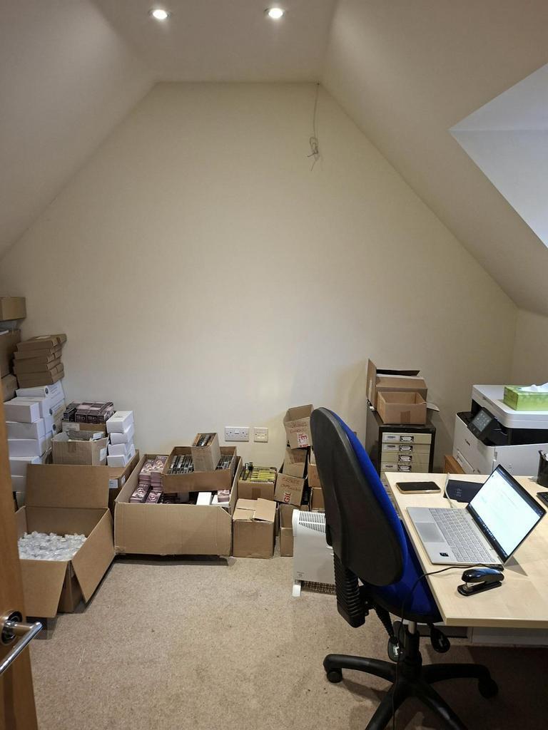 10 Haskells Yard, Godalming à louer Photo de l’immeuble– Image 1 sur 3