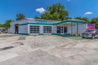 Plus de détails pour 211 N Business Ih 35, New Braunfels, TX - Local d’activités à vendre