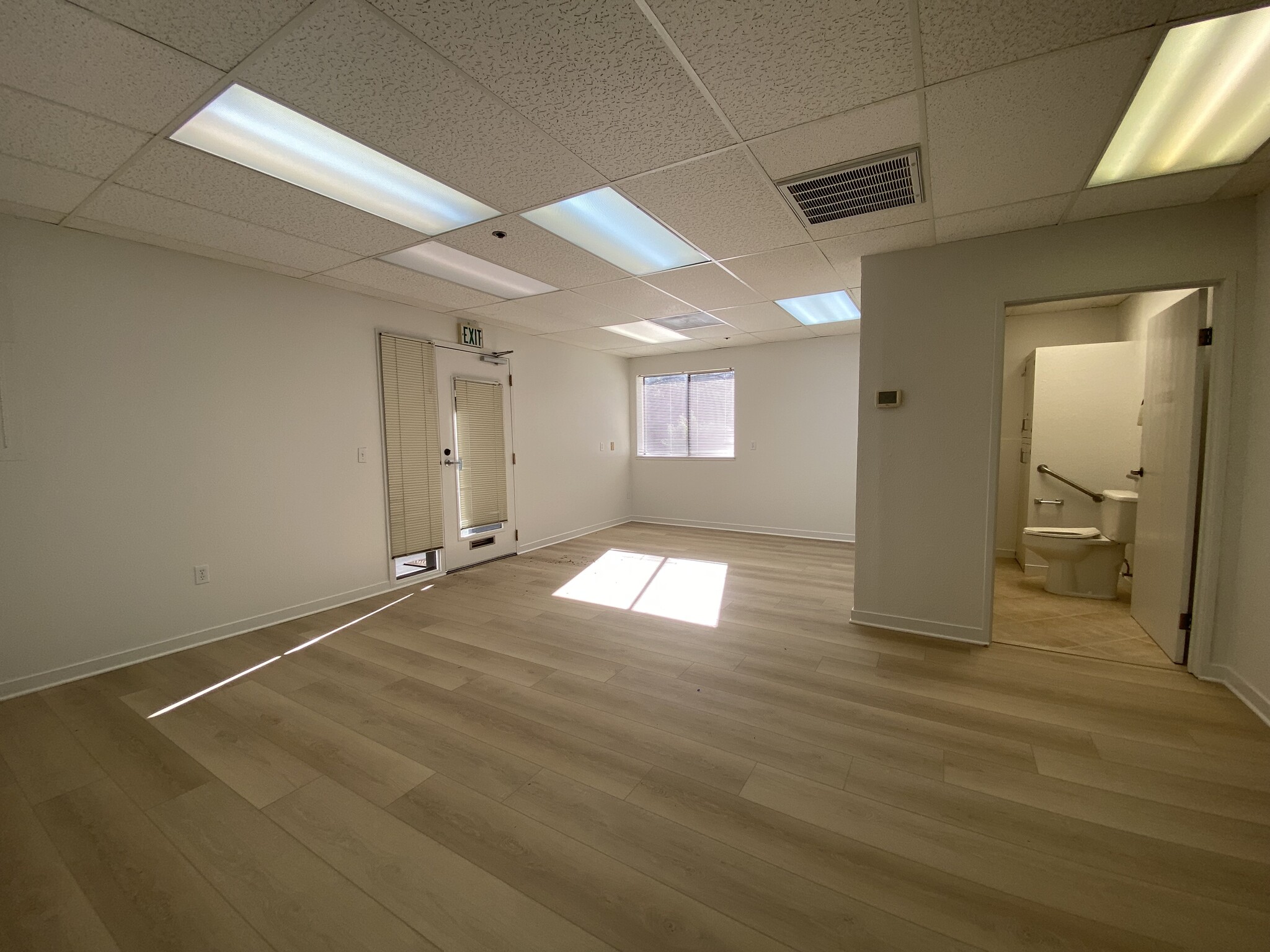 100 Professional Center Dr, Novato, CA à louer Photo de l’immeuble– Image 1 sur 6