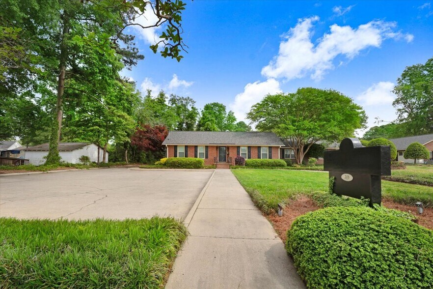 208 N Webb St, Selma, NC à louer - Photo de l’immeuble – Image 3 sur 35