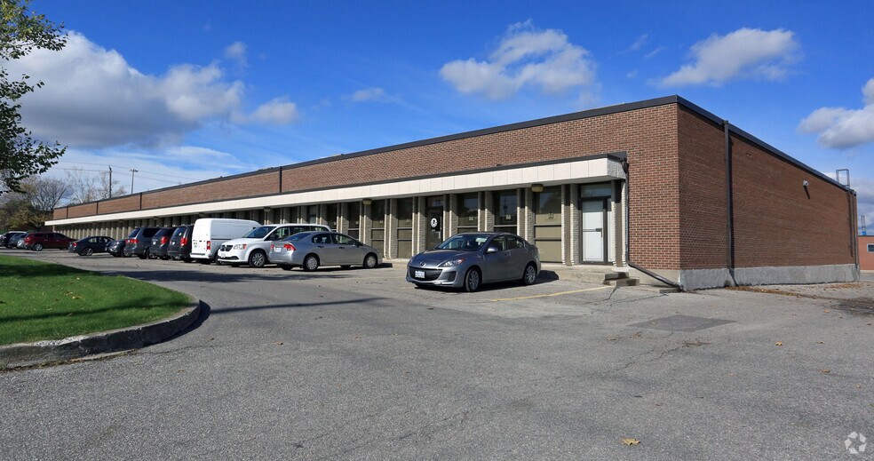 4-18 Denison St, Markham, ON à louer - Photo de l’immeuble – Image 2 sur 7