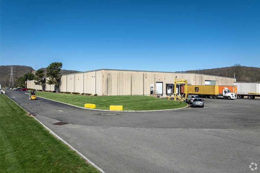 700 Bartley Chester Rd, Flanders, NJ à louer - Photo de l’immeuble – Image 3 sur 6