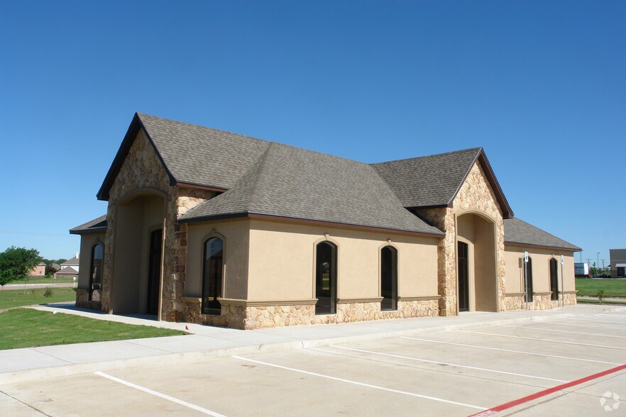50 Forest Mill Trl, Mansfield, TX à louer - Photo de l’immeuble – Image 3 sur 11