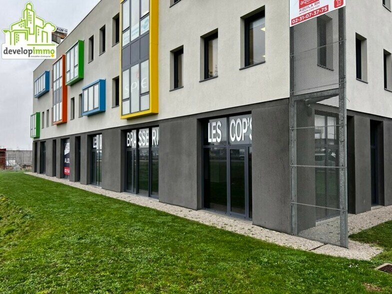 Bureau dans Ifs à vendre - Photo de l’immeuble – Image 2 sur 8