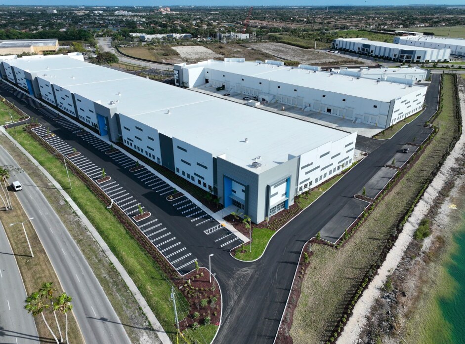 1001 Park of Commerce Blvd, Homestead, FL à louer Photo principale– Image 1 sur 12