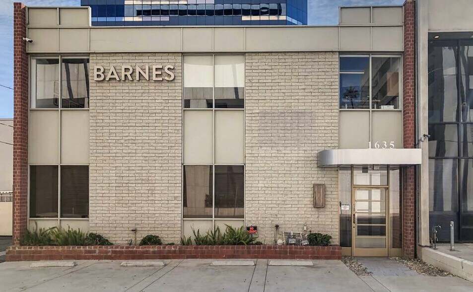 1635 Pontius Ave, Los Angeles, CA à louer - Photo de l’immeuble – Image 3 sur 29