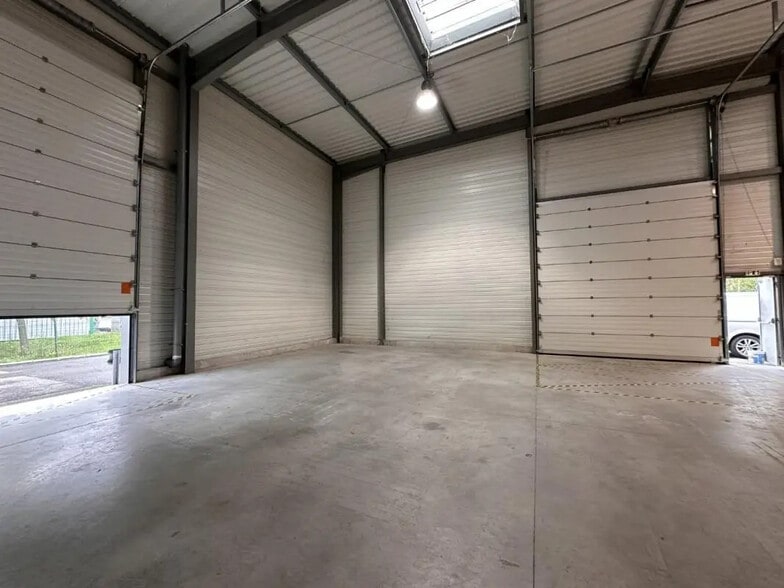Industriel/Logistique dans CASTELNAU-D'ESTRETEFONDS à vendre - Photo de l’immeuble – Image 2 sur 11