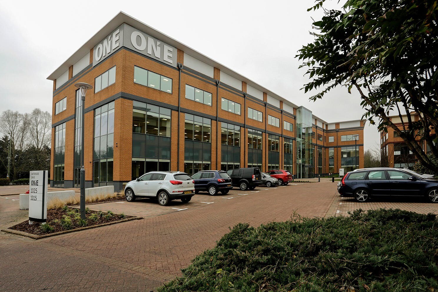 1 Waterside Dr, Reading à louer Photo de l’immeuble– Image 1 sur 4
