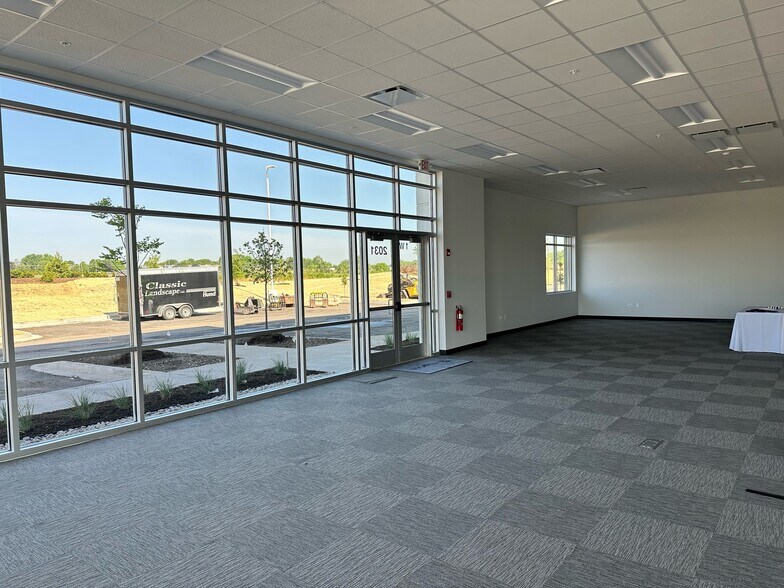 2031 Geneva Dr, Geneva, IL à louer - Photo intérieure – Image 3 sur 4