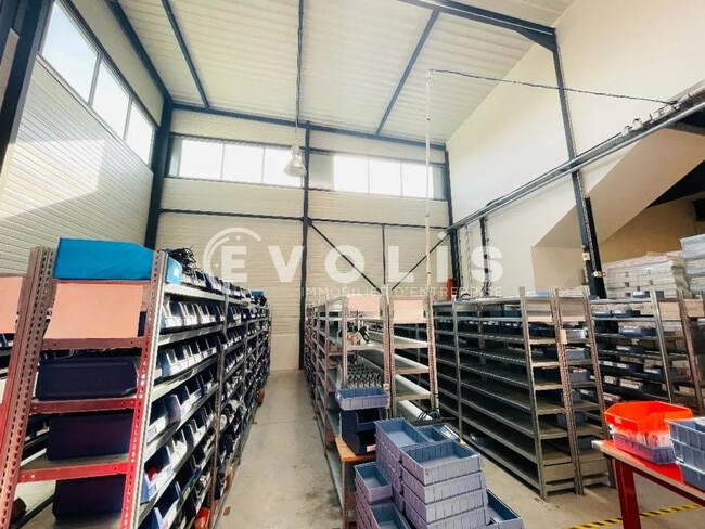 Plus de détails pour Bureau, Local d'activités à louer