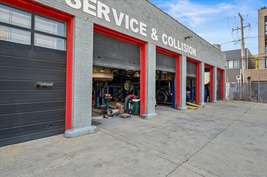 629 N Ashland Ave, Chicago, IL à vendre - Photo de l’immeuble – Image 3 sur 11