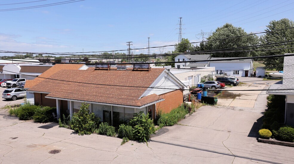 7015 Center St, Mentor, OH à louer - Photo de l’immeuble – Image 2 sur 6