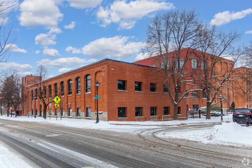 600 N Franklin St, Syracuse, NY à louer - Photo principale – Image 1 sur 4