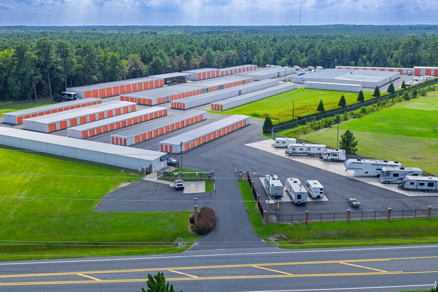 Stow and Go Storage 2 Property Portfolio portefeuille de 2 biens à vendre sur LoopNet.fr - Photo de l’immeuble – Image 1 sur 16