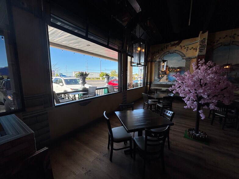 11300 Westport Rd, Louisville, KY à louer - Photo de l’immeuble – Image 2 sur 8