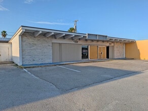 215 5th Ave, Indialantic, FL à louer Photo de l’immeuble– Image 1 sur 8