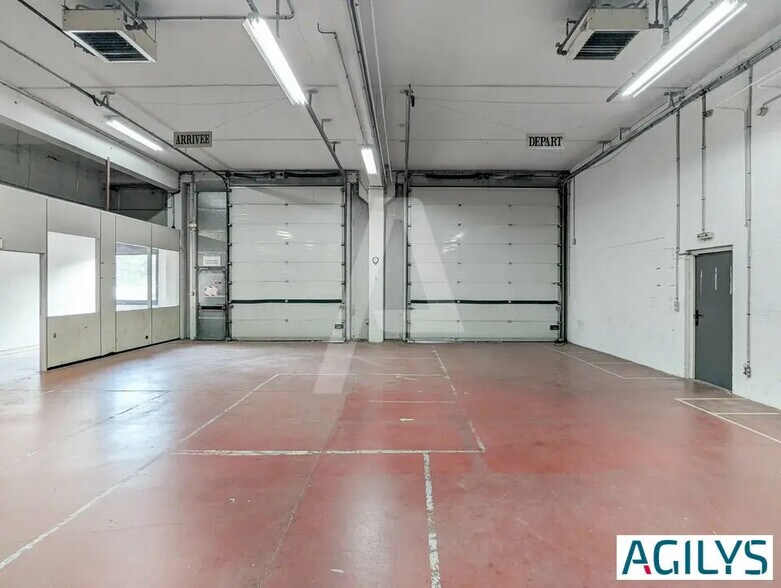 Local d’activités dans Lisses à louer - Photo de l’immeuble – Image 3 sur 9