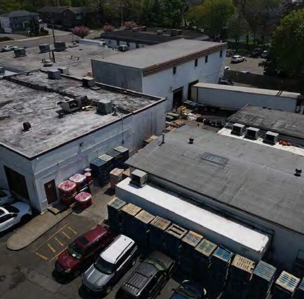 422-426 Great East Neck Rd, West Babylon, NY à louer - Photo de l’immeuble – Image 3 sur 17