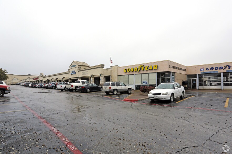 2611-2837 W Park Row Dr, Arlington, TX à louer - Photo principale – Image 3 sur 8