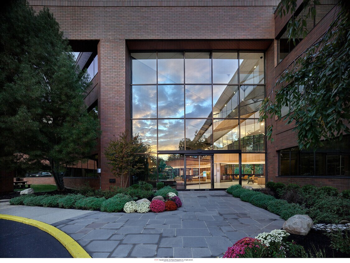 100 Berwyn Park, Berwyn, PA à louer Photo de l’immeuble– Image 1 sur 11