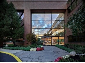 100 Berwyn Park, Berwyn, PA à louer Photo de l’immeuble– Image 1 sur 11