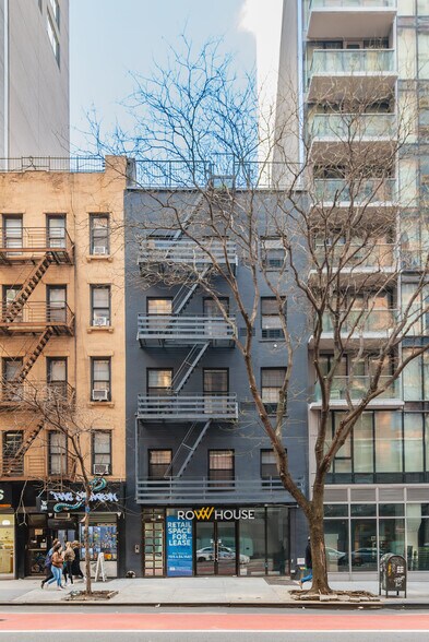 233 E 34th St, New York, NY à vendre - Photo de l’immeuble – Image 2 sur 15