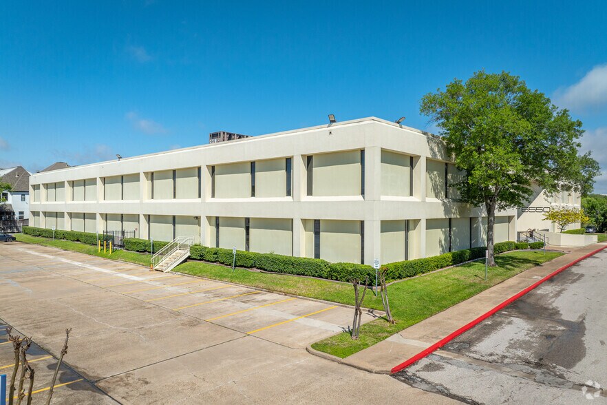 6550 Mapleridge St, Houston, TX à louer - Photo de l’immeuble – Image 2 sur 11