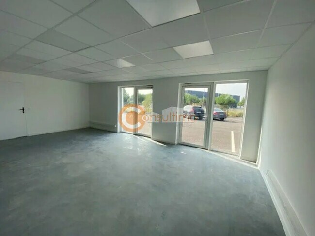 Plus de détails pour Bureau à louer