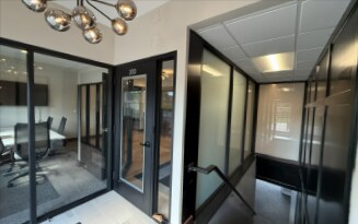 2212 E Moreland Blvd, Waukesha, WI à louer - Photo intérieure – Image 2 sur 10