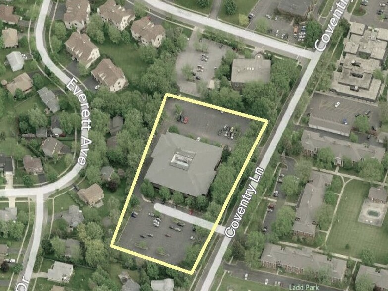 500 Coventry Ln, Crystal Lake, IL à louer - Photo de l’immeuble – Image 2 sur 8