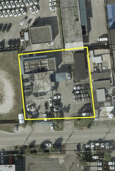 2875 NW 42nd Ave, Miami, FL à louer Photo de l’immeuble– Image 1 sur 2