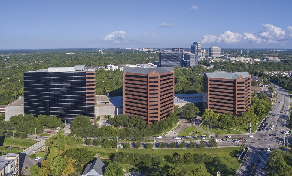 777 N Eldridge Pky, Houston, TX à louer - Photo de l’immeuble – Image 2 sur 20
